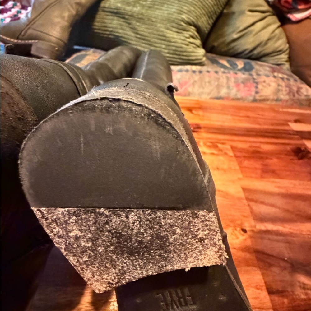 FRYE Sleek Black Leather Boots - Picture 12 of 14